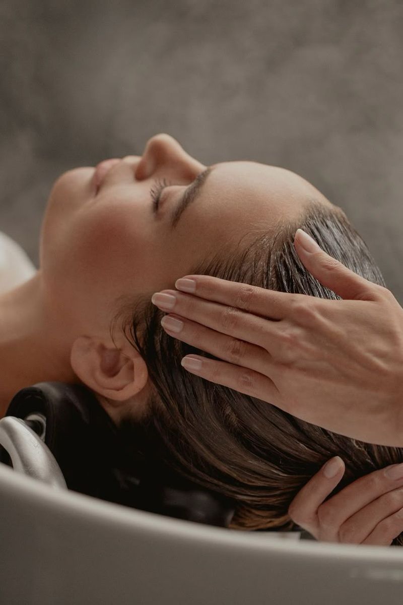 Massagem epicraniana durante a lavagem